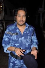Mika Singh shoots for Azadi shoot for Life OK in Filmalaya on 2nd Aug 2012 (7).JPG